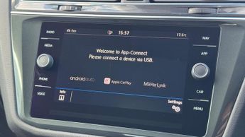Volkswagen Tiguan Allspace 2.0 TDI SEL SUV 5dr Diesel DSG 4Motion Euro 6 (s/s) (150 ps)