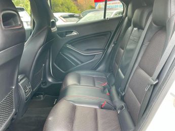 Mercedes-Benz GLA 2.1 GLA220d AMG Line (Premium) 7G-DCT 4MATIC Euro 6 (s/s) 5dr