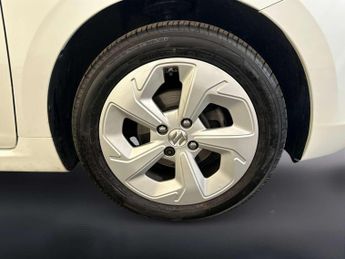 Suzuki Swift 1.2 MHEV Motion Hatchback 5dr Petrol Hybrid Manual Euro 6 (s/s) 