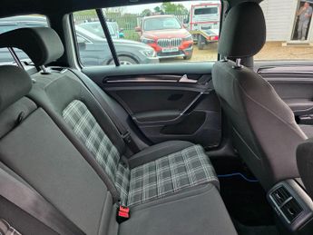 Volkswagen Golf 2.0 TDI BlueMotion Tech GTD (Nav) DSG Euro 6 (s/s) 5dr