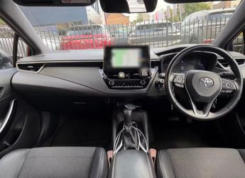 Toyota Corolla 1.8 VVT-h Design CVT Euro 6 (s/s) 5dr