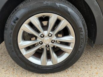 Hyundai Santa Fe 2.2 CRDi Blue Drive Premium Auto 4WD Euro 6 (s/s) 5dr (7 Seat)