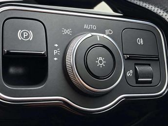 Mercedes-Benz A Class 1.3 A200 AMG Line 7G-DCT Euro 6 (s/s) 5dr