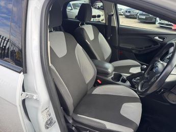 Ford Focus 1.0T EcoBoost Zetec S Euro 5 (s/s) 5dr