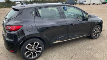 Renault Clio 0.9 TCe Play Euro 6 (s/s) 5dr