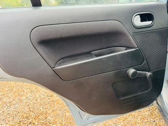 Ford Fusion 1.4 Zetec 5dr