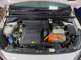 Hyundai IONIQ 1.6 h-GDi Premium DCT Euro 6 (s/s) 5dr