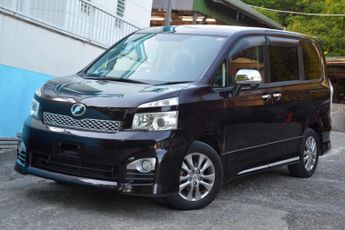 Toyota Voxy 2.0 ZS Kiramaki 2 - Swivel Centre Seats