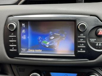 Toyota Yaris 1.5 VVT-h Icon Tech E-CVT Euro 6 (s/s) 5dr
