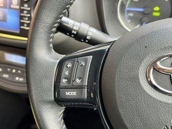 Toyota Yaris 1.5 VVT-h Icon Tech E-CVT Euro 6 (s/s) 5dr
