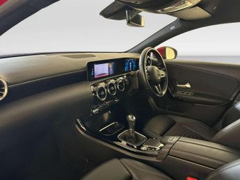 Mercedes-Benz A Class 1.3 A180 SE (Executive) Hatchback 5dr Petrol Manual Euro 6 (s/s)