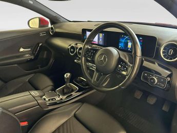 Mercedes-Benz A Class 1.3 A180 SE (Executive) Hatchback 5dr Petrol Manual Euro 6 (s/s)