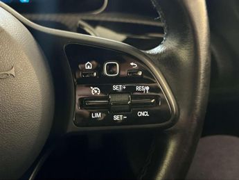 Mercedes-Benz A Class 1.3 A180 SE (Executive) Hatchback 5dr Petrol Manual Euro 6 (s/s)