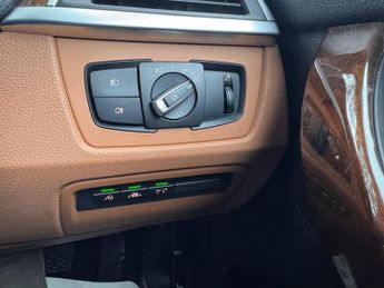 BMW 3 Series 2.0 320i Luxury Touring Auto (s/s) 5dr