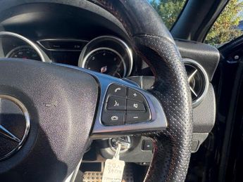 Mercedes-Benz GLA 2.1 GLA220d AMG Line (Premium Plus) 7G-DCT 4MATIC Euro 6 (s/s) 5