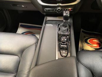Volvo XC60 2.0 D4 Momentum Auto Euro 6 (s/s) 5dr