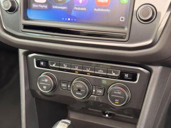 Volkswagen Tiguan 2.0 TDI BlueMotion Tech R-Line DSG 4Motion Euro 6 (s/s) 5dr