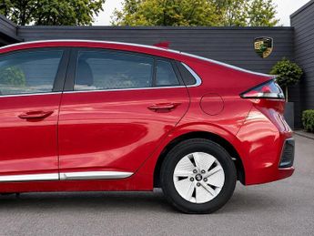 Hyundai IONIQ 1.6 h-GDi Premium DCT Euro 6 (s/s) 5dr