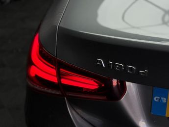 Mercedes-Benz A Class 1.5 A180d AMG Line 7G-DCT Euro 6 (s/s) 4dr