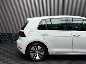 Volkswagen e-Golf 35.8kWh e-Golf Auto 5dr