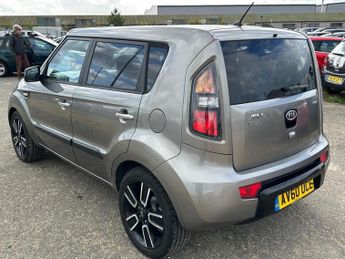 Kia Soul 1.6 CRDi Tempest SUV 5dr Diesel Auto Euro 4 (126 bhp)