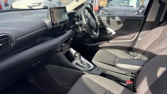 Toyota Yaris 1.5 VVT-h Design Hatchback 5dr Petrol Hybrid E-CVT Euro 6 (s/s) 