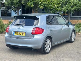 Toyota Auris 1.6 VVT-i SR 5dr