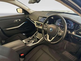 BMW 3 Series 2.0 330e 12kWh SE Pro Saloon 4dr Petrol Plug-in Hybrid Auto Euro