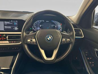 BMW 3 Series 2.0 330e 12kWh SE Pro Saloon 4dr Petrol Plug-in Hybrid Auto Euro