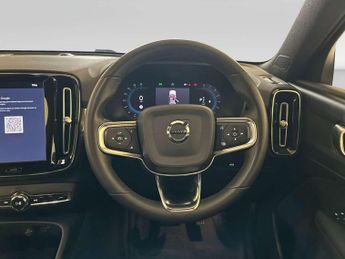 Volvo XC40 2.0 B3 MHEV Core SUV 5dr Petrol Hybrid DCT Auto Euro 6 (s/s) (16