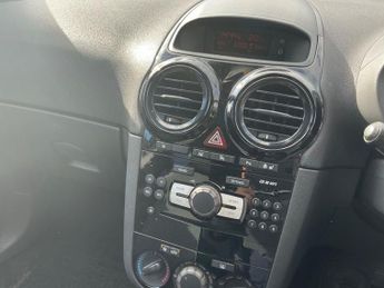 Vauxhall Corsa 1.4i 16v SE 5dr (a/c)