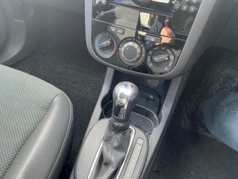 Vauxhall Corsa 1.4i 16v SE 5dr (a/c)
