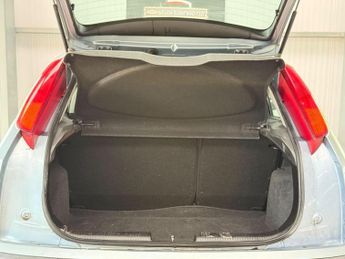 Ford Focus 1.6i 16v Flight 5dr