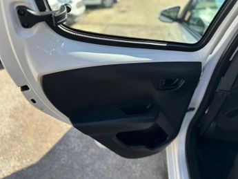 Peugeot 108 1.0 Active Euro 6 5dr