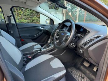 Ford Focus 1.6 Zetec Powershift Euro 5 5dr
