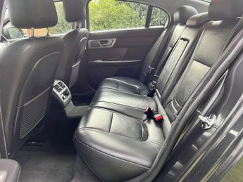 Jaguar XF 2.2d Luxury Auto Euro 5 (s/s) 4dr