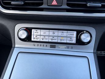 Hyundai KONA 64kWh Ultimate SUV 5dr Electric Auto (10.5kW Charger) (204 ps)