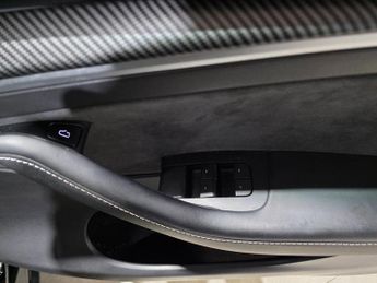 Tesla Model Y (Dual Motor) Long Range Auto 4WDE 5dr
