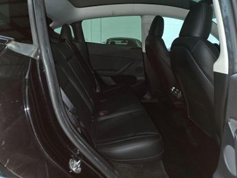 Tesla Model Y (Dual Motor) Long Range Auto 4WDE 5dr
