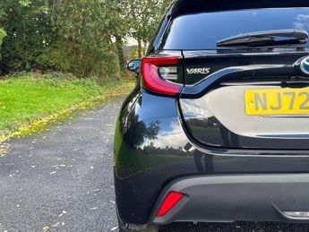 Toyota Yaris 1.5 VVT-h Design E-CVT Euro 6 (s/s) 5dr