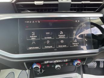 Audi Q3 TECHNIK 45 TFSI E S-A