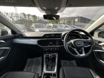 Audi Q3 TECHNIK 45 TFSI E S-A