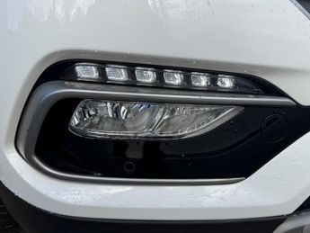 Hyundai Santa Fe 2.2 CRDi Blue Drive Premium Auto 4WD Euro 6 (s/s) 5dr (7 Seat)