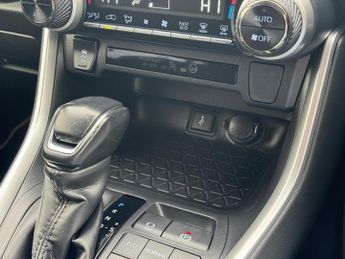 Toyota RAV4 2.5 VVT-h Design CVT Euro 6 (s/s) 5dr
