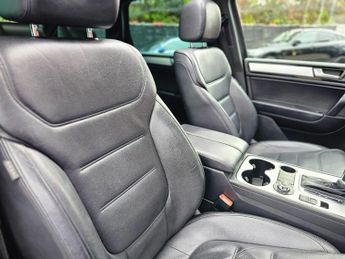 Volkswagen Touareg 3.0 TDI V6 BlueMotion Tech Altitude Tiptronic 4WD Euro 5 (s/s) 5