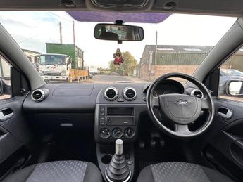 Ford Fiesta 1.25 Zetec Hatchback 5dr Petrol Manual (147 g/km, 74 bhp)