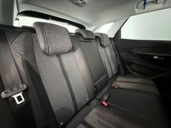 Peugeot 3008 1.2 PureTech Allure SUV 5dr Petrol EAT Euro 6 (s/s) (130 ps)