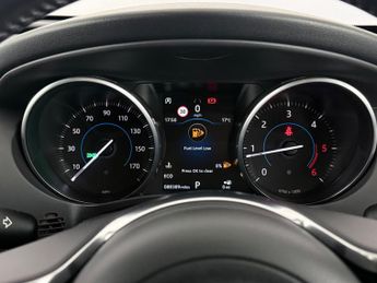 Jaguar F-PACE 2.0 D240 Portfolio SUV 5dr Diesel Auto AWD Euro 6 (s/s) (240 ps)