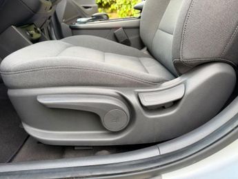 Hyundai IONIQ 38.3kWh Premium Auto 5dr