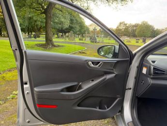 Hyundai IONIQ 38.3kWh Premium Auto 5dr